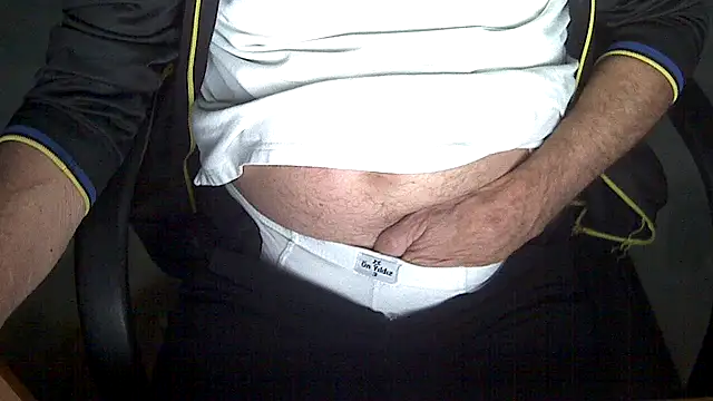 Snapshot of velikifant7 chatting on February 15, 2026, 5:15 am velikifant7 online show from February 15, 2026, 5:15 am