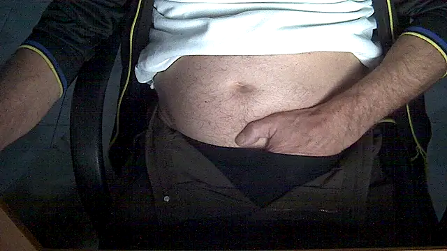 Snapshot of velikifant7 chatting on March 4, 2026, 5:35 am velikifant7 online show from March 4, 2026, 5:35 am