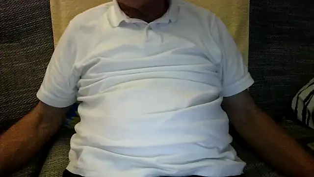 Snapshot of velikifant7 chatting on March 9, 2026, 5:06 pm velikifant7 online show from March 9, 2026, 5:06 pm