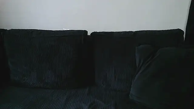   Leyla   online show from October 11, 2025, 11:09 am