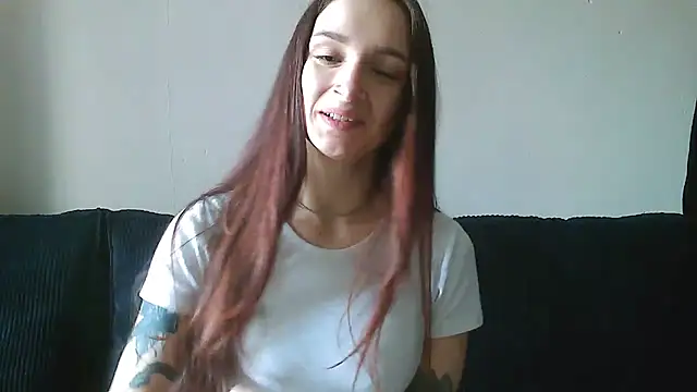   Leyla   online show from October 13, 2025, 9:31 am