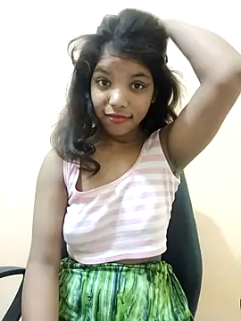 Snapshot of sexy_body-00 chatting on September 11, 2025, 5:18 am sexy body-00 online show from September 11, 2025, 5:18 am