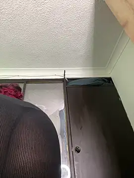 Snapshot of Astergray21 chatting on February 11, 2026, 1:05 pm Astergray21 online show from February 11, 2026, 1:05 pm