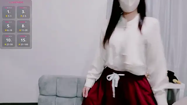 yuna yyy online show from October 22, 2025, 4:57 am