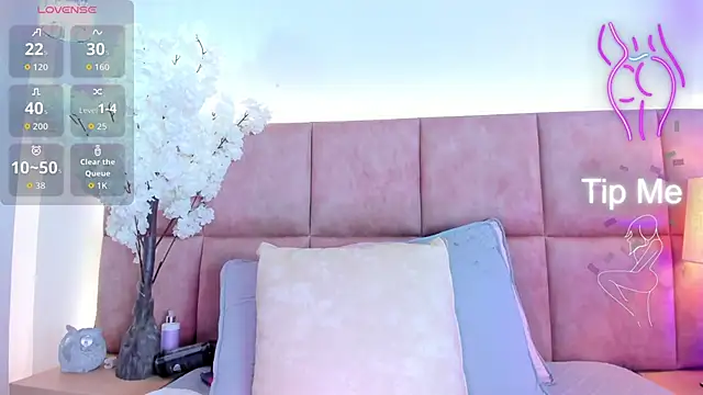 Snapshot of KatheMiler chatting on October 13, 2025, 12:54 am KatheMiler online show from October 13, 2025, 12:54 am