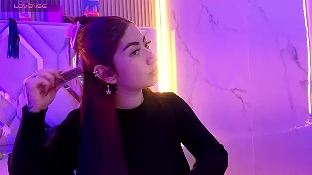 Sophia tf online show from March 31, 2026, 8:09 pm