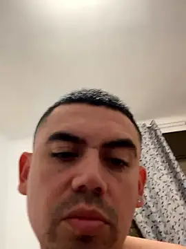 davidxxx099 online show from January 18, 2026, 5:06 pm