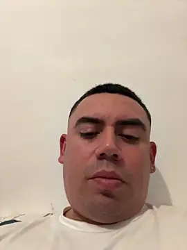 davidxxx099 online show from April 13, 2026, 5:51 pm