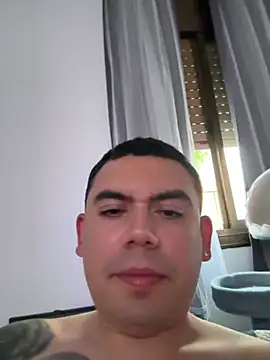 Snapshot of davidxxx099 chatting on May 19, 2026, 6:36 pm davidxxx099 online show from May 19, 2026, 6:36 pm