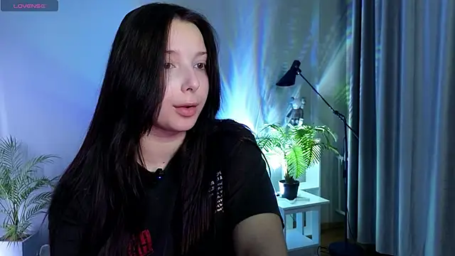 Lucy louras online show from October 14, 2025, 12:06 pm