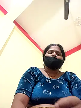 Snapshot of Divya_Lovely chatting on October 28, 2025, 11:14 am Divya Lovely online show from October 28, 2025, 11:14 am