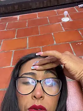 Emma  cumlovee online show from April 4, 2026, 1:41 pm