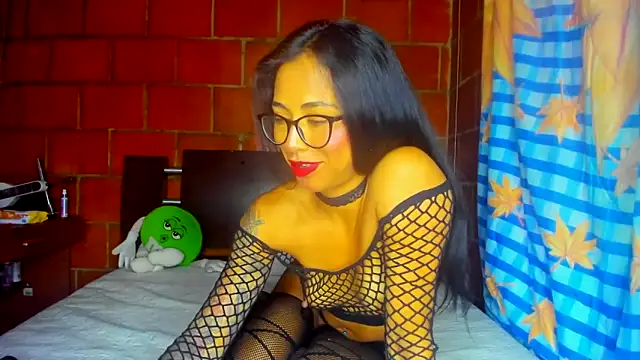 Emma  cumlovee online show from July 1, 2026, 11:34 am
