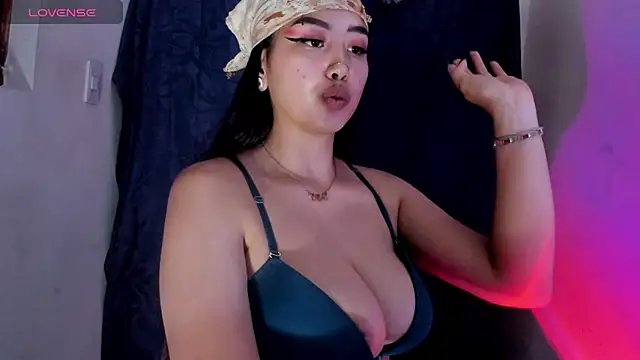 Viioleett cum online show from November 18, 2025, 4:22 pm