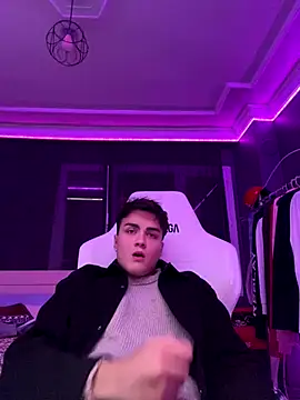 Snapshot of Bugranizz chatting on October 15, 2025, 5:46 pm Bugranizz online show from October 15, 2025, 5:46 pm