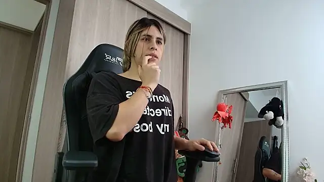 Snapshot of brunothompson3 chatting on September 16, 2025, 2:29 pm brunothompson3 online show from September 16, 2025, 2:29 pm