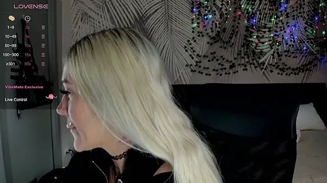 Snapshot of Kira_Key chatting on February 20, 2026, 1:57 am Kira Key online show from February 20, 2026, 1:57 am