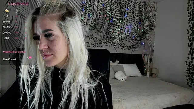 Snapshot of Kira_Key chatting on February 21, 2026, 1:50 am Kira Key online show from February 21, 2026, 1:50 am