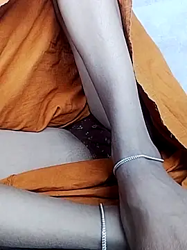 Hut rotu cute online show from February 8, 2026, 7:17 pm