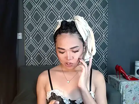 hugesignificant 69 online show from November 25, 2025, 4:45 am