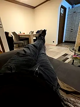 bigdicksklave online show from October 30, 2025, 7:36 pm