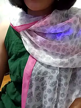 Snapshot of Thaohoa_love chatting on October 24, 2025, 6:37 pm Thaohoa love online show from October 24, 2025, 6:37 pm