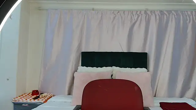 Snapshot of -cleowilliams- chatting on October 10, 2025, 10:47 am -cleowilliams- online show from October 10, 2025, 10:47 am