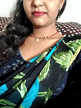 AnanyaKapoor89 online show from September 17, 2025, 5:42 am