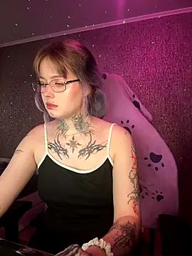 n1ghtcloud online show from September 12, 2025, 8:25 am