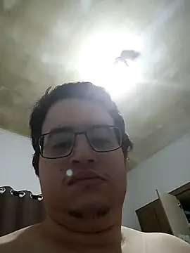 Snapshot of Juliao2030 chatting on October 30, 2025, 6:08 pm Juliao2030 online show from October 30, 2025, 6:08 pm