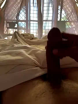 thom4play online show from October 17, 2025, 7:33 am