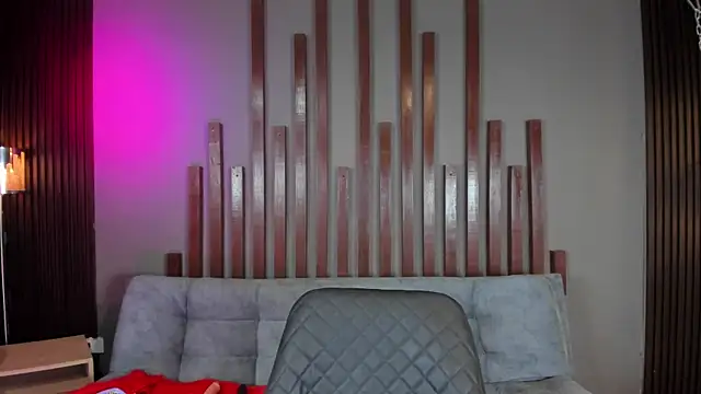 kloe bella online show from January 11, 2026, 1:05 pm