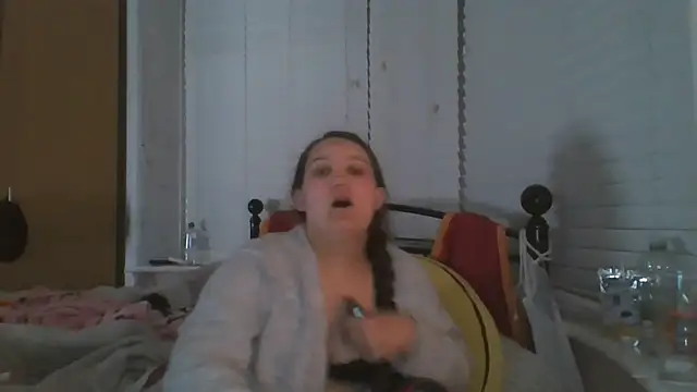 lu official1 online show from November 13, 2025, 8:08 pm