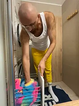 smint06 online show from October 27, 2025, 7:29 pm