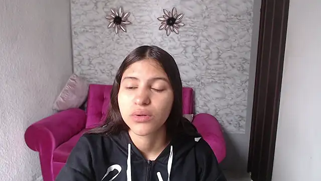 Evagirl69 online show from April 16, 2026, 12:17 pm