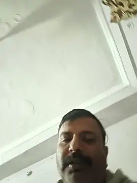 vardh033 online show from November 30, 2025, 2:10 pm