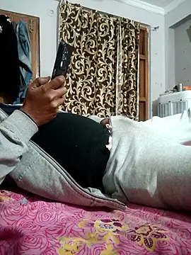 vardh033 online show from February 1, 2026, 2:04 pm