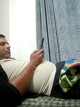 vardh033 online show from March 22, 2026, 2:42 pm