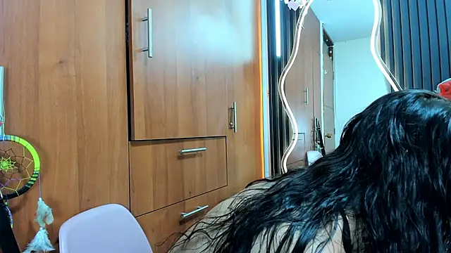 scarletr red online show from January 10, 2026, 1:29 am