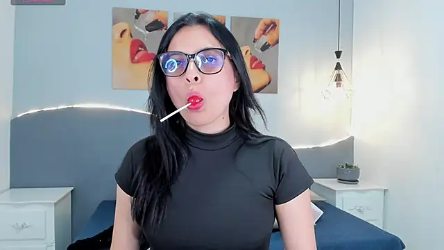 Sara mora  online show from June 11, 2026, 7:12 pm