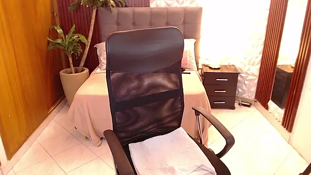 veronica em1 online show from March 3, 2026, 1:28 pm