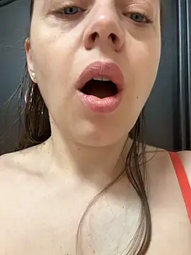 ladywithbigass online show from March 14, 2026, 5:46 am