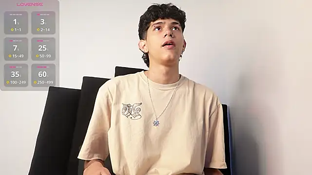 alexmark  online show from December 2, 2025, 2:23 pm