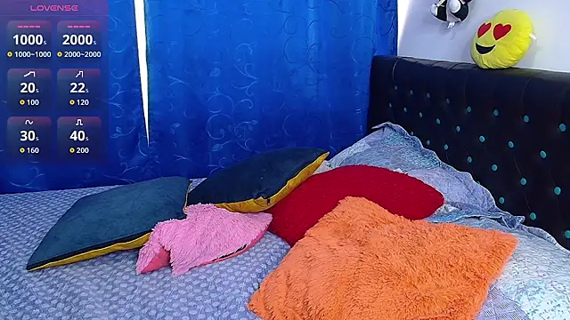 melikaronit2 online show from October 17, 2025, 5:59 pm