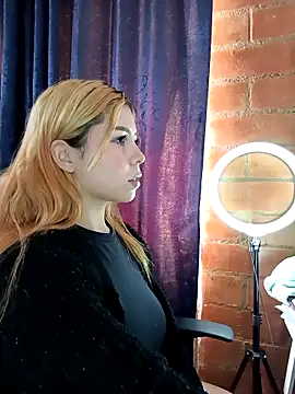 Snapshot of SiennaValera chatting on September 10, 2025, 6:30 pm SiennaValera online show from September 10, 2025, 6:30 pm
