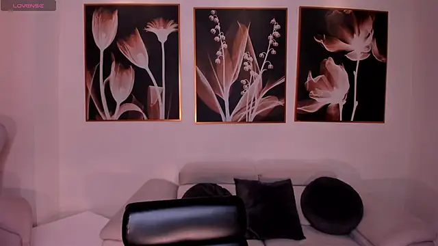 TiffannySins online show from March 3, 2026, 11:16 am