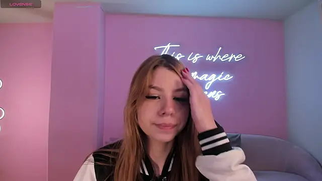 TiffannySins online show from April 11, 2026, 4:28 am