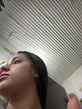 Luciaparker03 online show from April 1, 2026, 1:12 pm