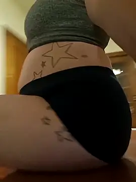 Snapshot of DeziBaby1087 chatting on April 6, 2026, 7:42 am DeziBaby1087 online show from April 6, 2026, 7:42 am