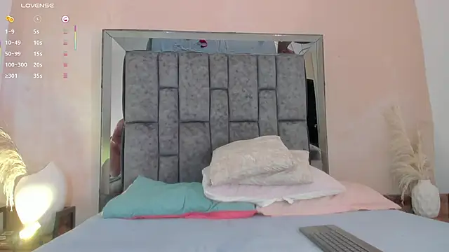 Snapshot of _miss_mia chatting on February 24, 2026, 11:52 am miss mia online show from February 24, 2026, 11:52 am